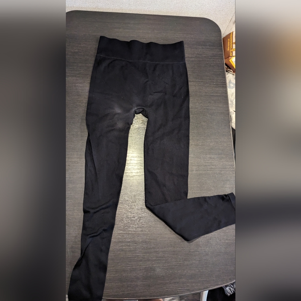 Pink republic leggings, black, never worn, XL